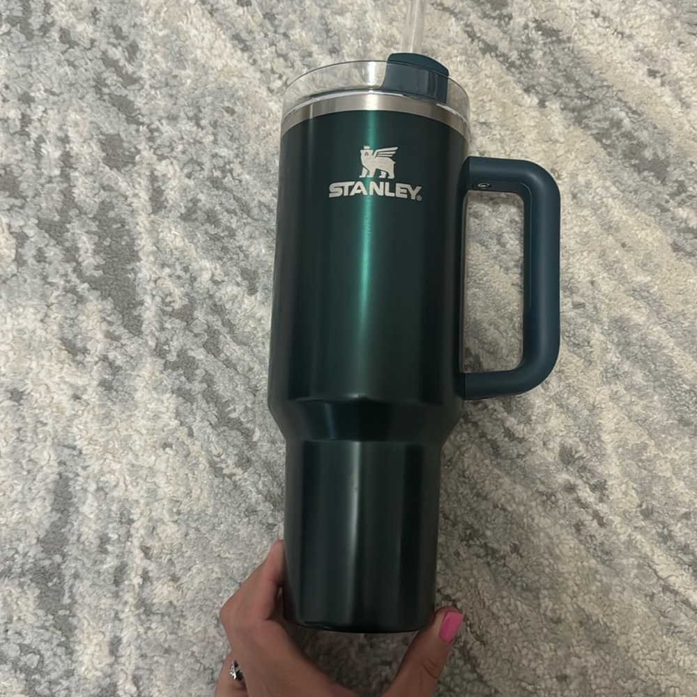 40oz Evergreen Glow Stanley